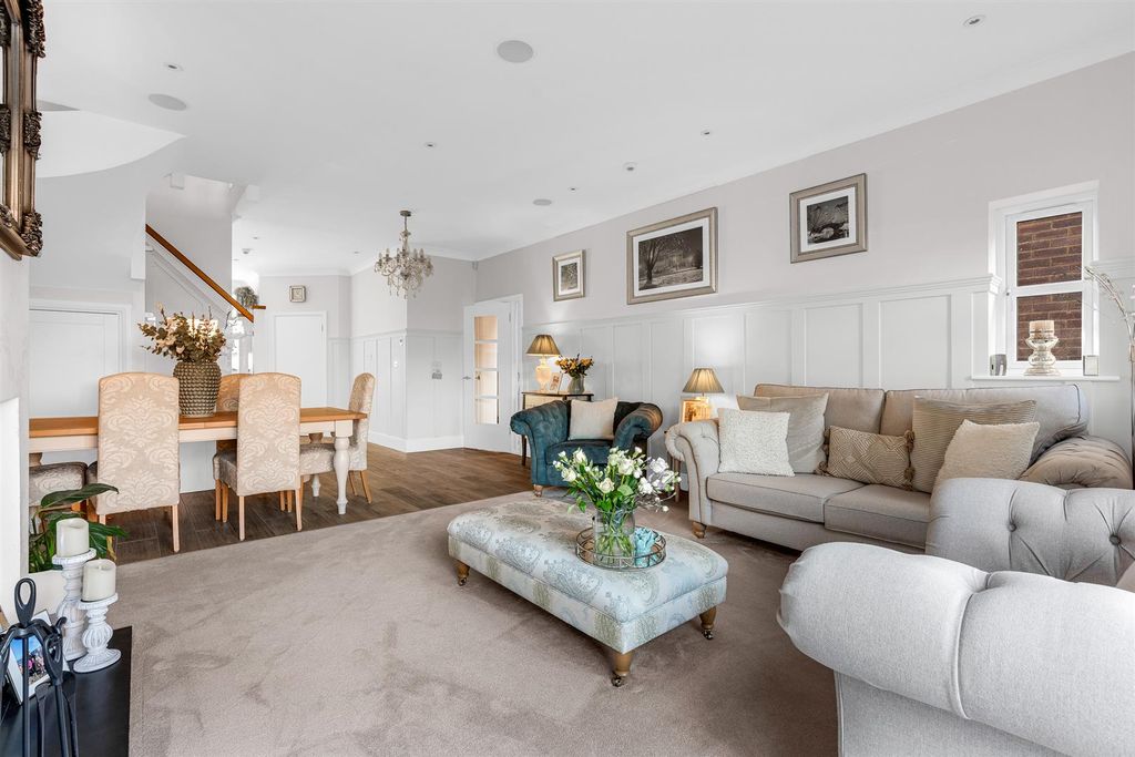 Property photo 3 of 32 Internal-19.Jpg