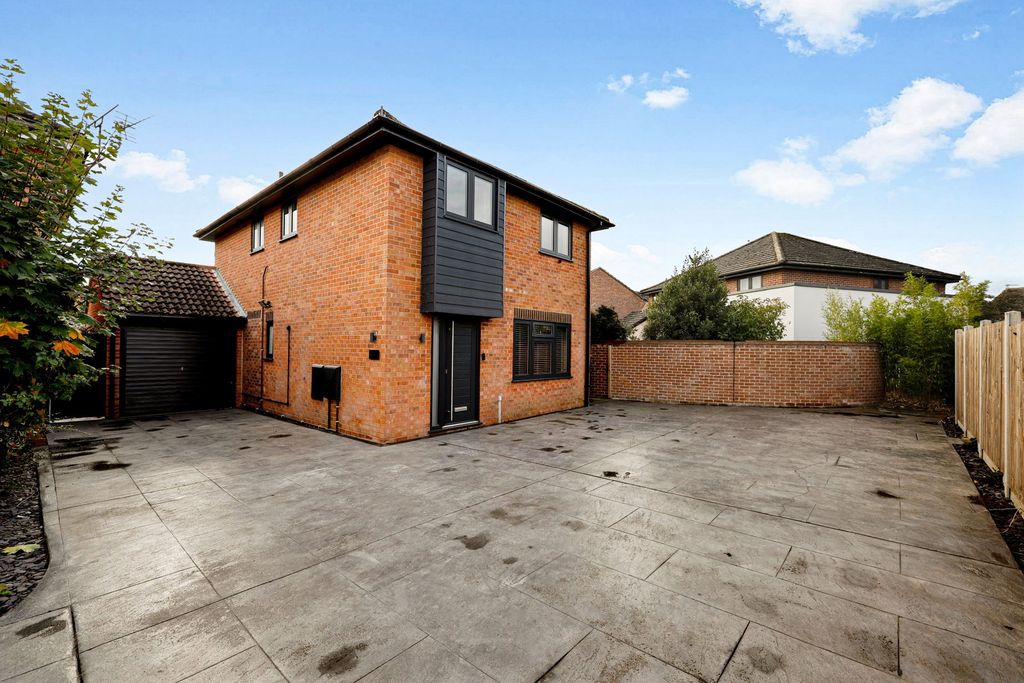 Property photo 1 of 20