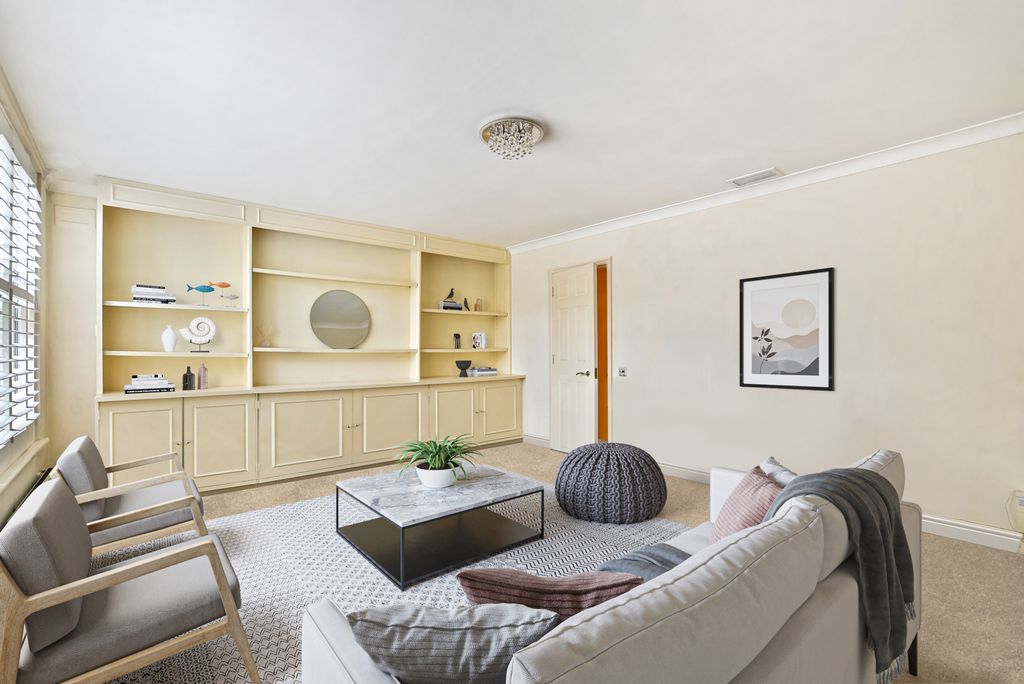 Property photo 3 of 12