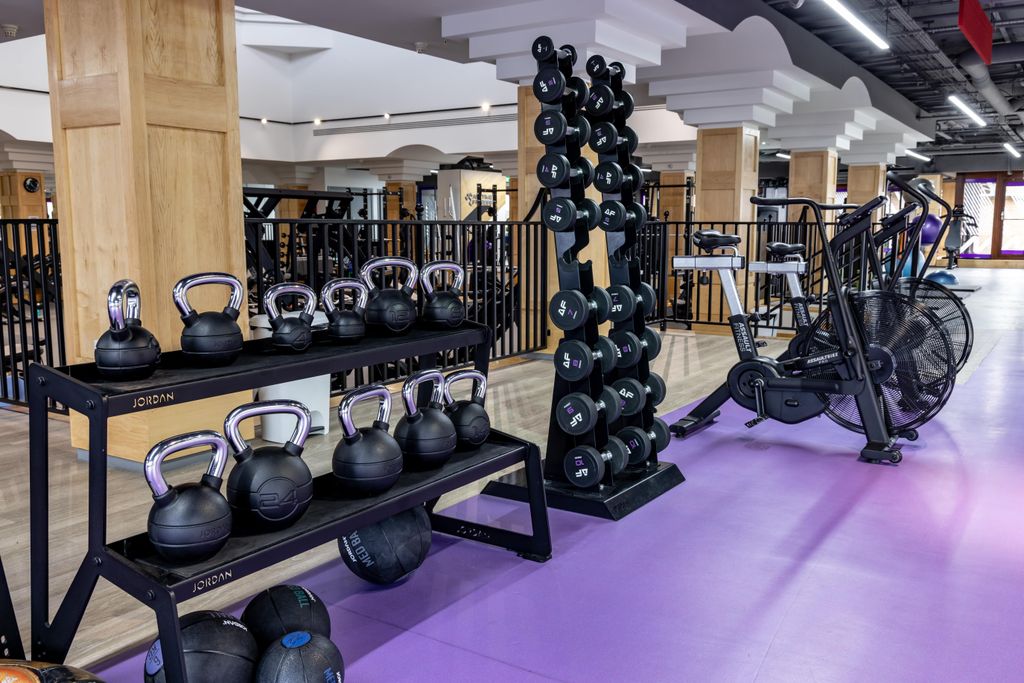 Property photo 2 of 11 Gym