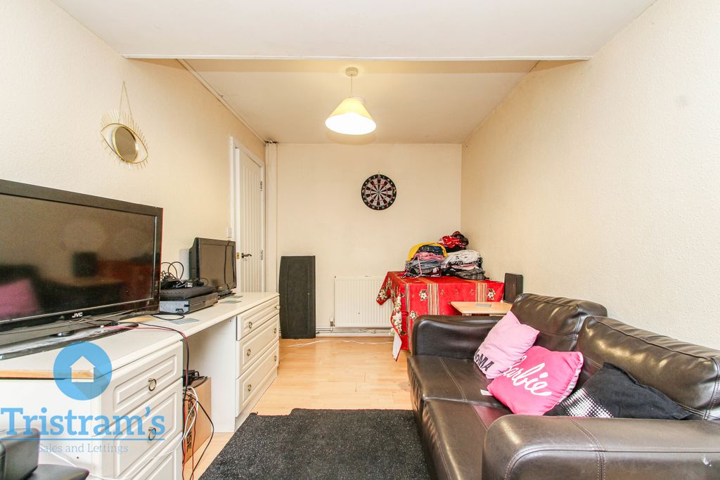 Property photo 3 of 14 Img_5906