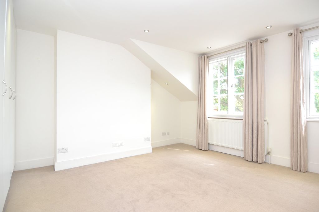 Property photo 3 of 5