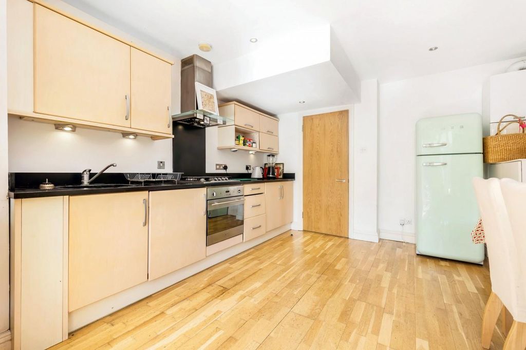 Property photo 3 of 9