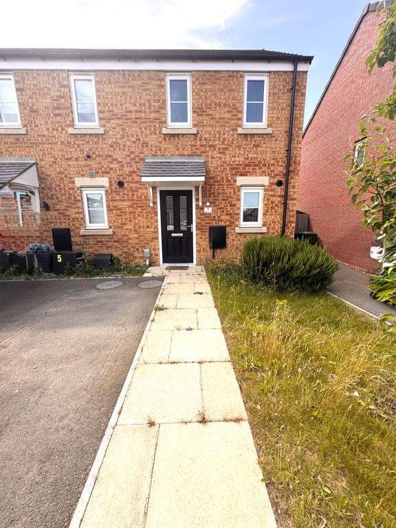 Property photo 2 of 11