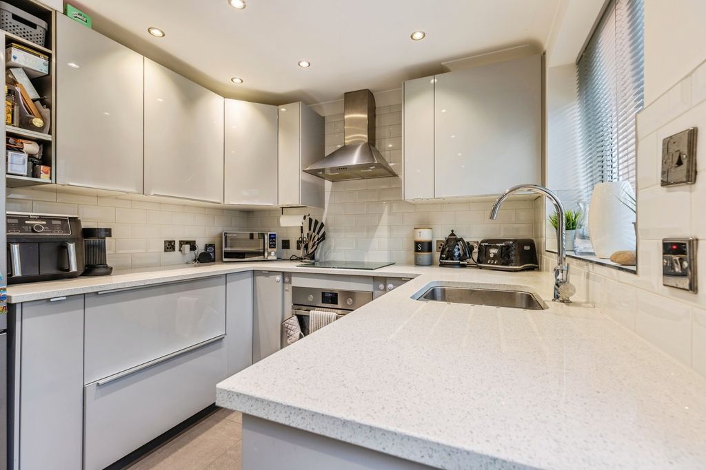 Property photo 3 of 21 Pbox-Img.Jpg