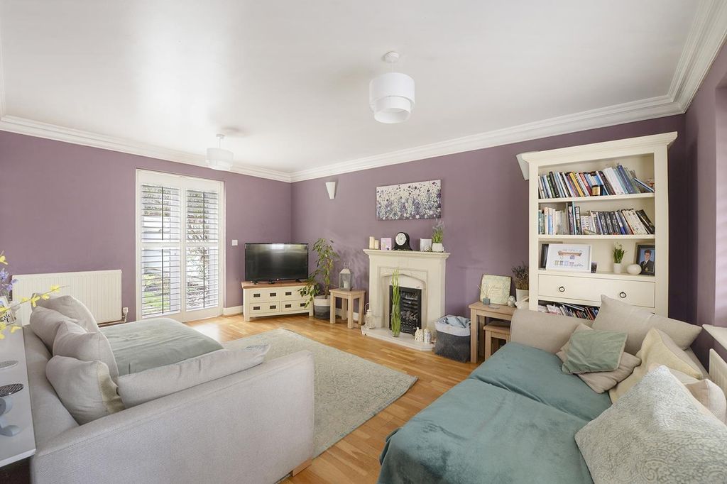 Property photo 3 of 17 Living Room