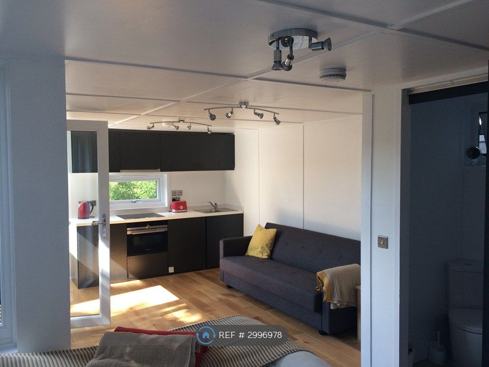 Property photo 2 of 15 Gardenstudio Kitchenette/Shower Room