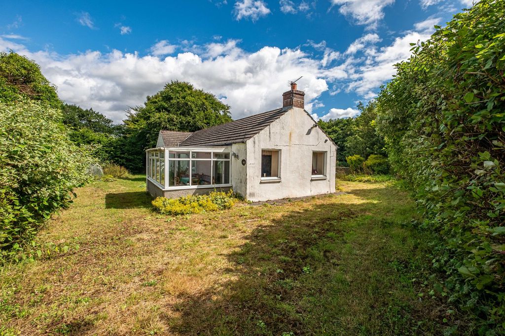 Property photo 2 of 27