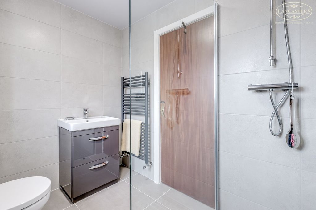 Property photo 3 of 22 Wet Room