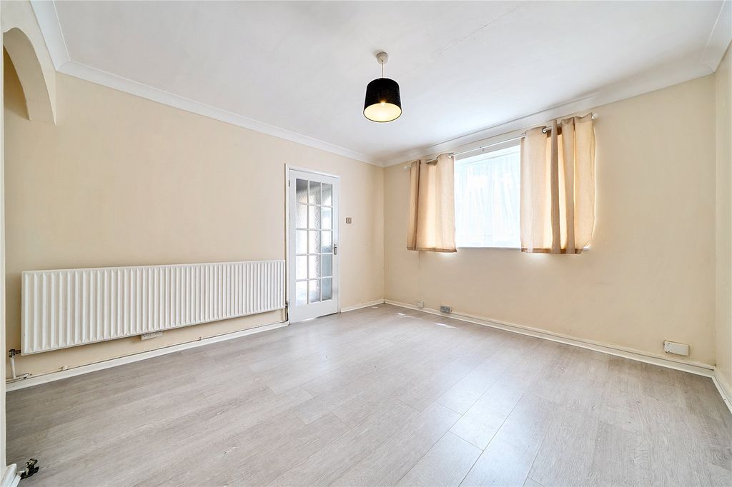 Property photo 2 of 18 Picture No. 21
