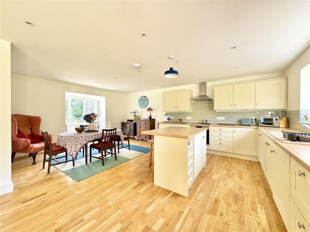 Property photo 2 of 38