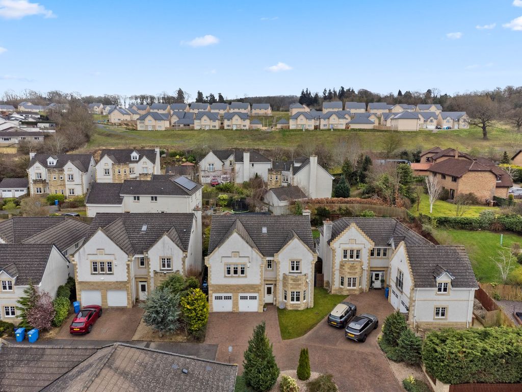 Property photo 2 of 51