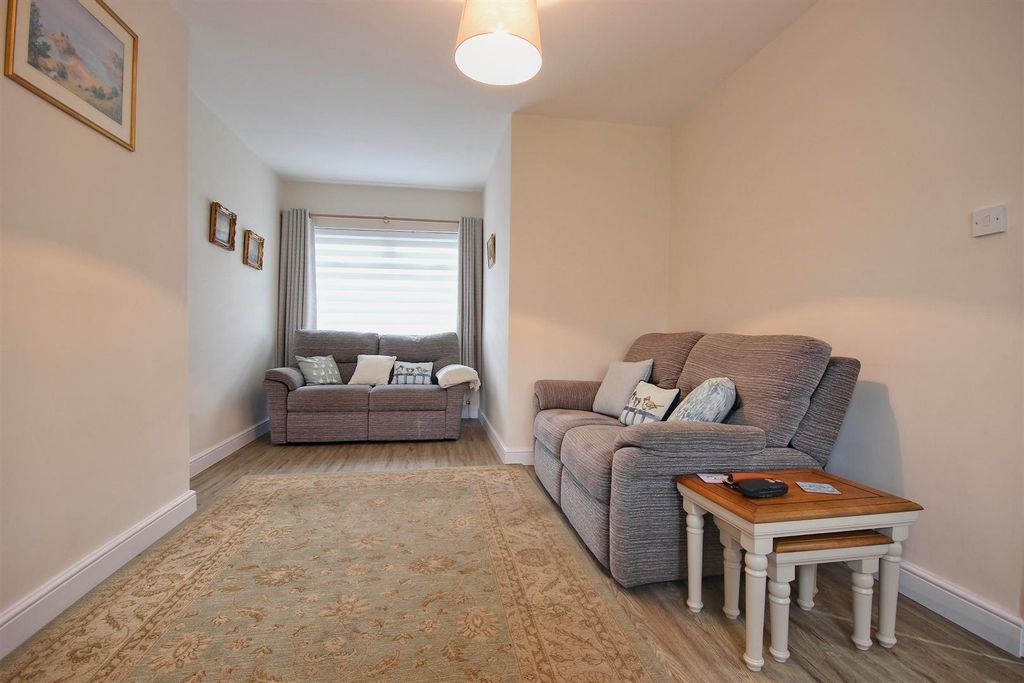 Property photo 2 of 29 Lounge