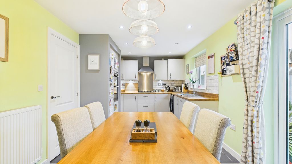 Property photo 2 of 16 Dining Room