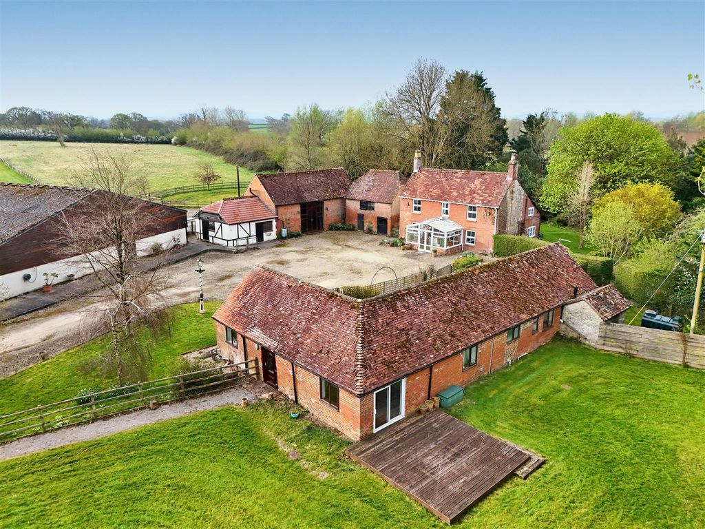 Property photo 1 of 17 Mill End Main.Jpg