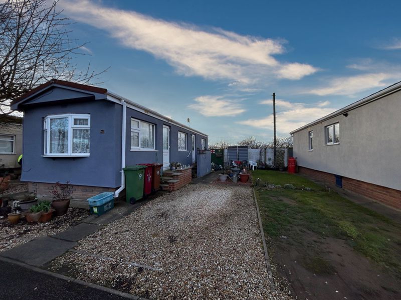 Property photo 1 of 5 Frontal