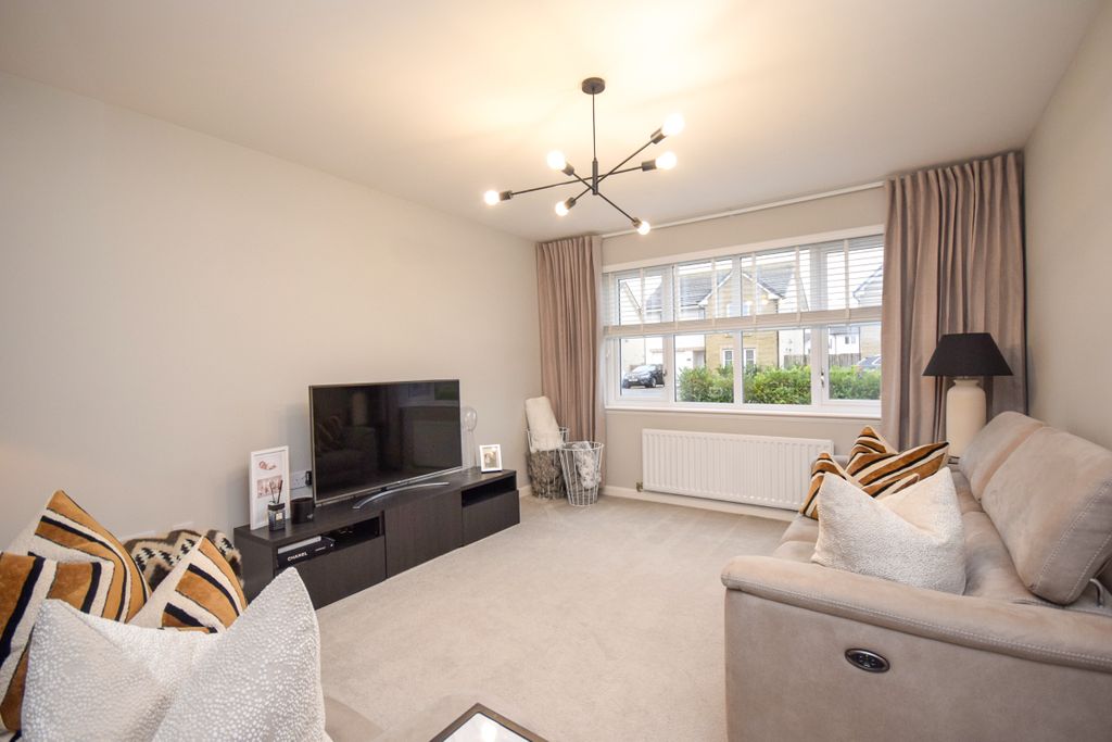 Property photo 2 of 26