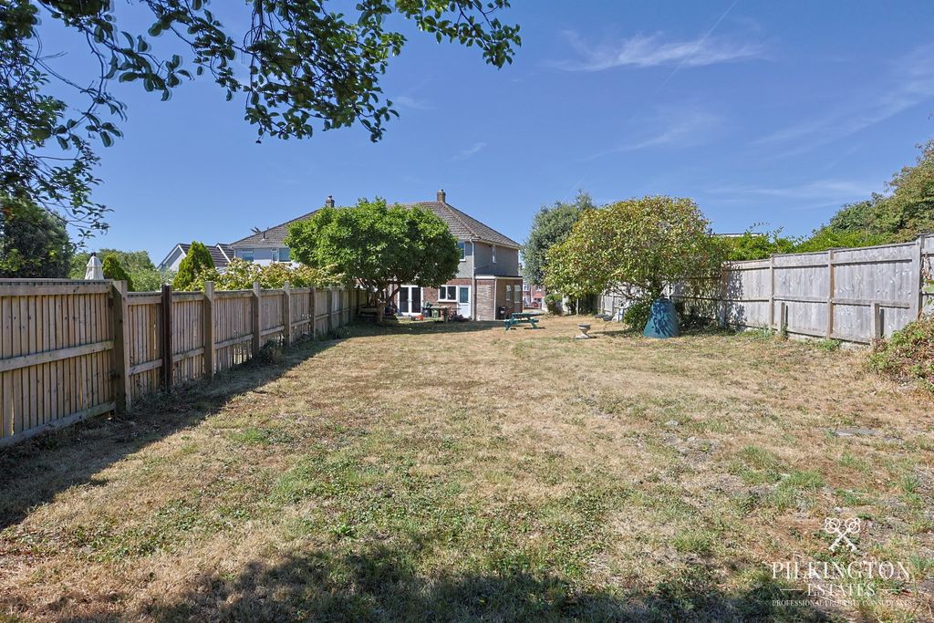 Property photo 1 of 18 5375731