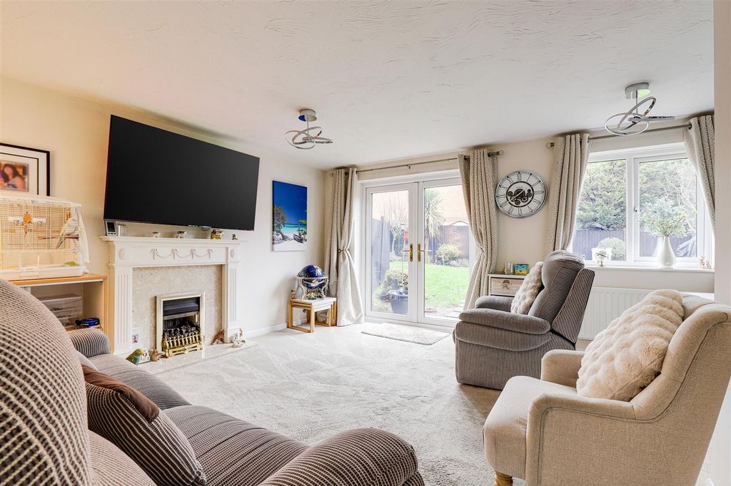 Property photo 2 of 18