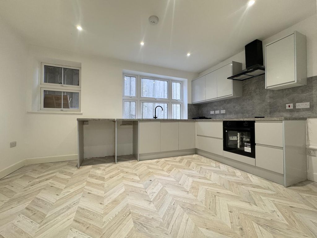 Property photo 2 of 40 0Mfii6Vj7Kgejgzppyvu1W.Jpg