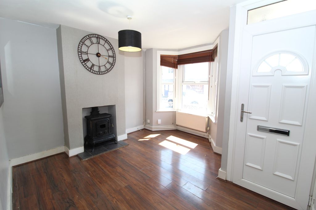Property photo 2 of 8