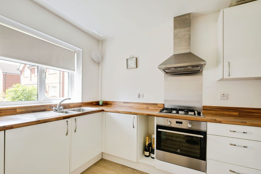 Property photo 2 of 13