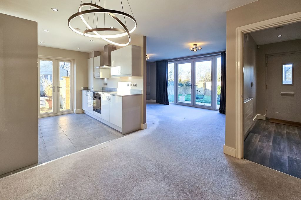 Property photo 3 of 20