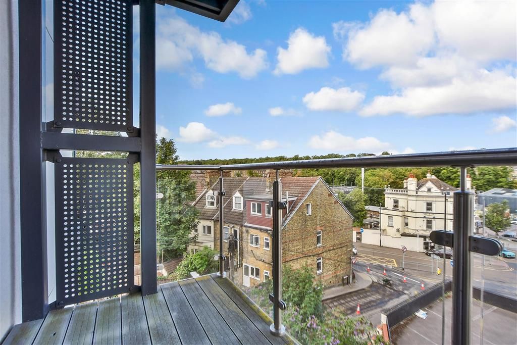 Property photo 2 of 10 Balcony / Terrace