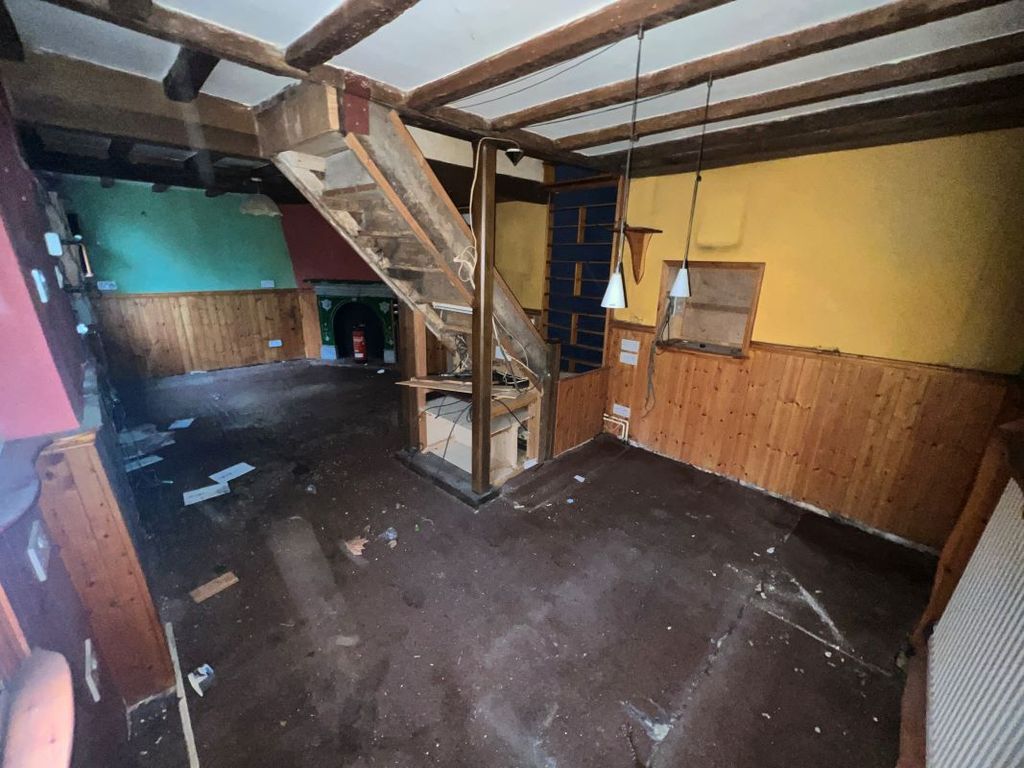 Property photo 3 of 11