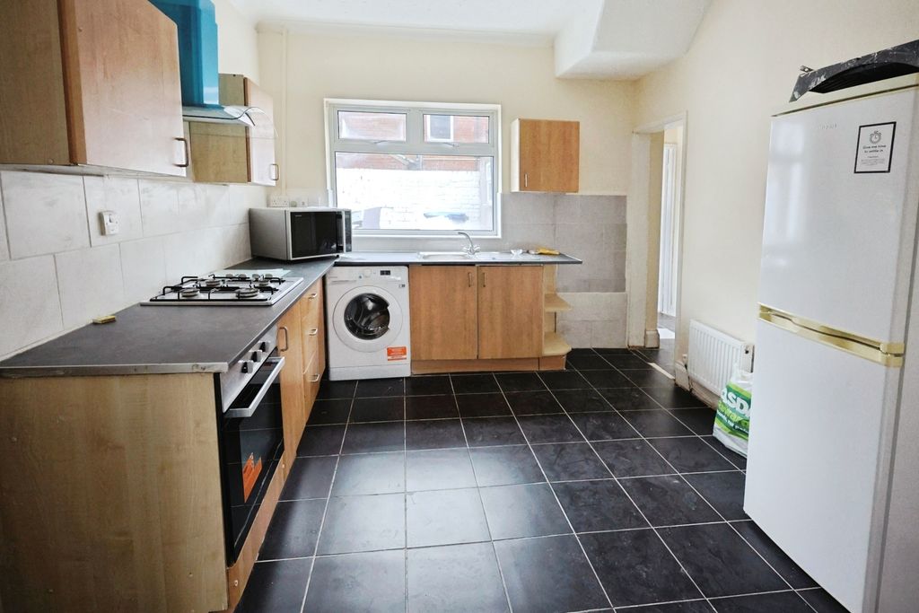 Property photo 3 of 6 Pbox-Img.Jpg