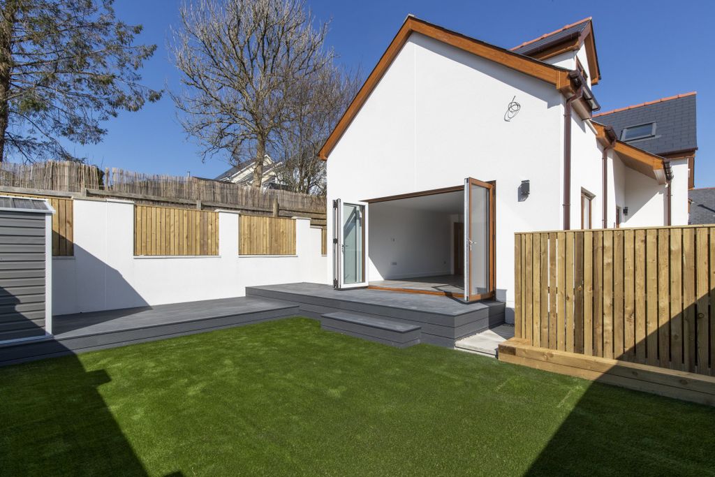Property photo 2 of 30 Picture No. 09