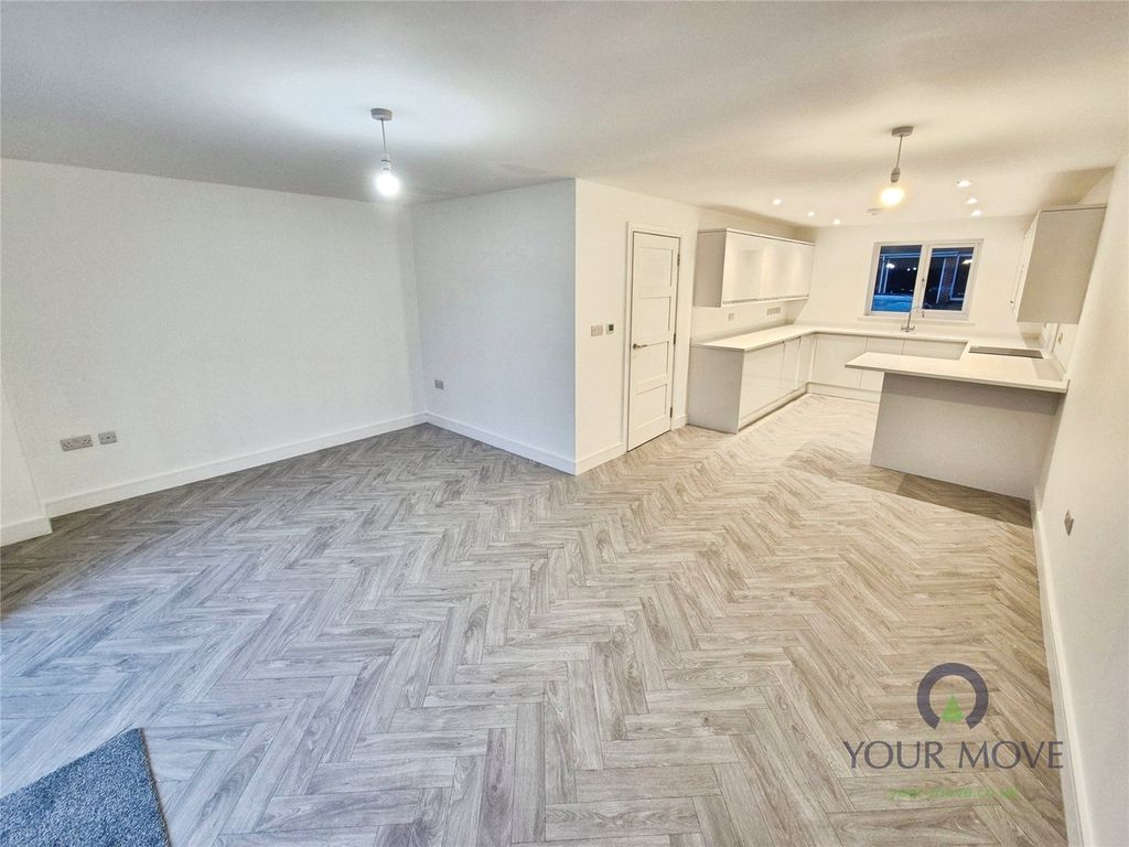 Property photo 3 of 11 Lounge