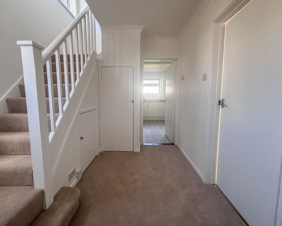 Property photo 2 of 14 Entrance