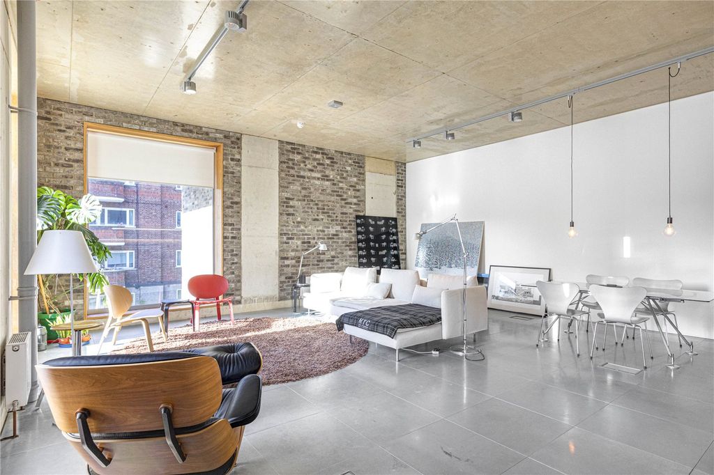 Property photo 1 of 19 Picture No. 16