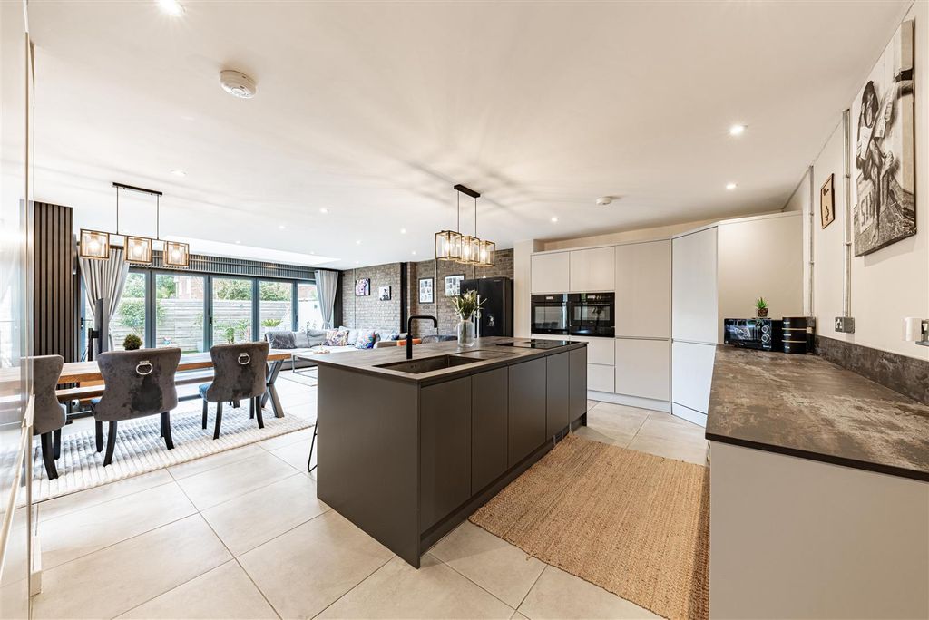 Property photo 2 of 33 L J Imaging-16.Jpg