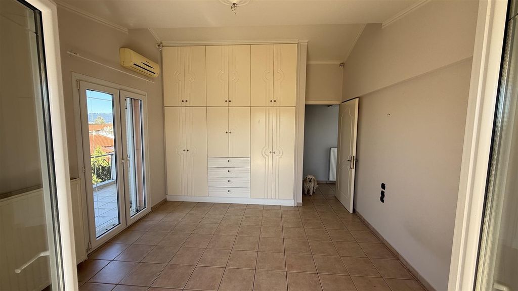Property photo 2 of 30
