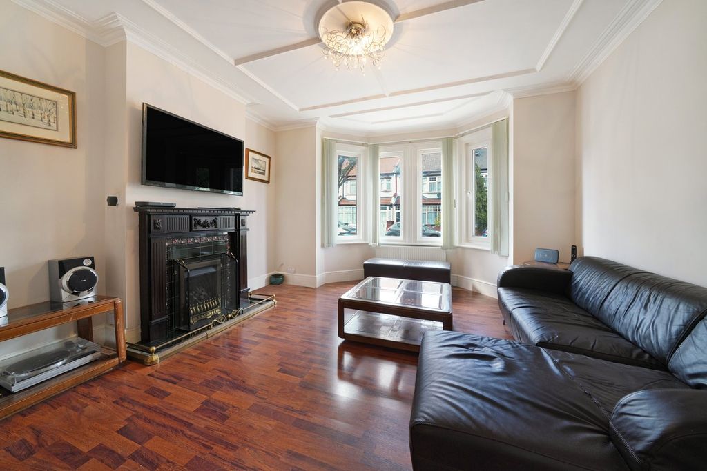Property photo 2 of 14