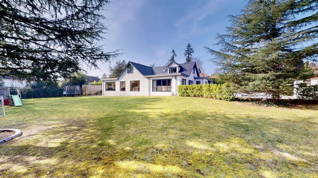Property photo 3 of 45