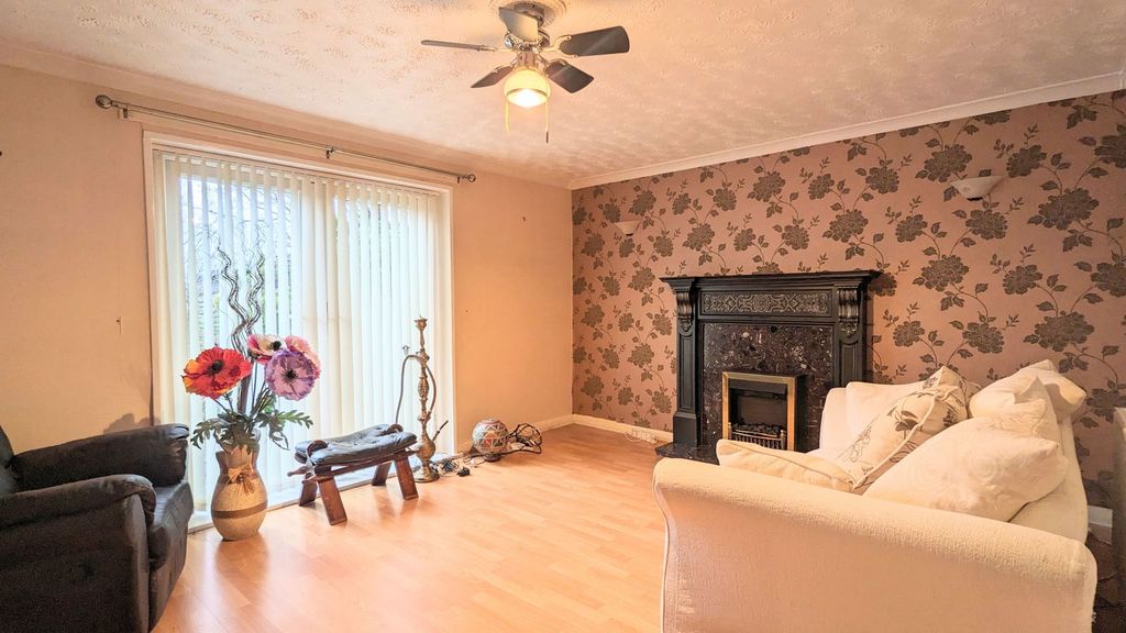 Property photo 3 of 24