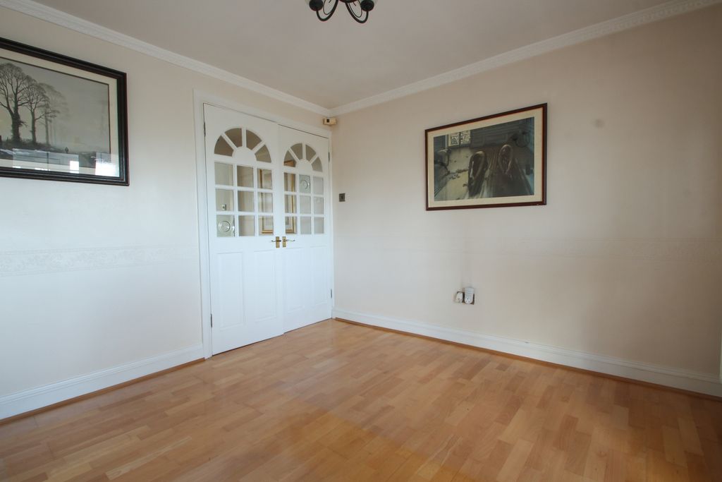 Property photo 2 of 18 Img 3716