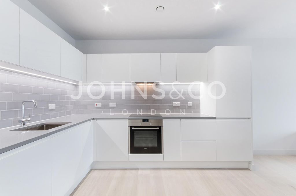 Property photo 2 of 25