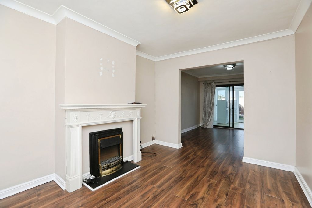 Property photo 3 of 15 Pbox-Img.Jpg