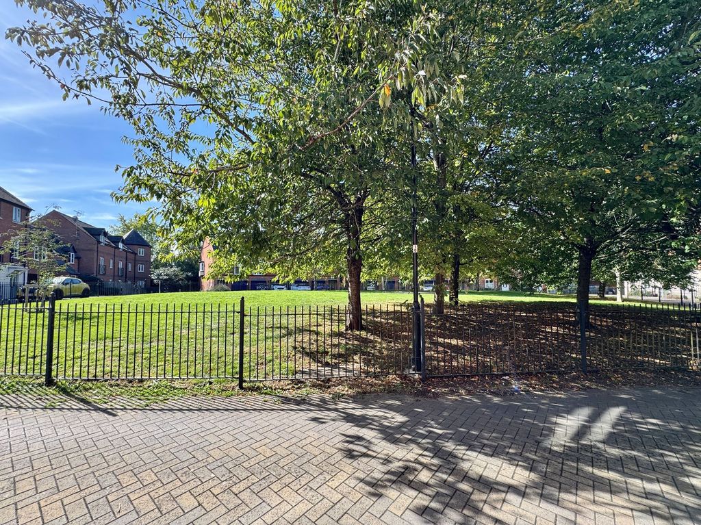 Property photo 2 of 13