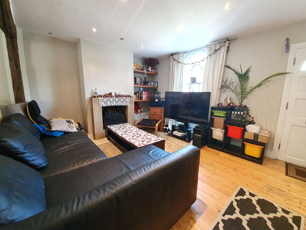 Property photo 2 of 11