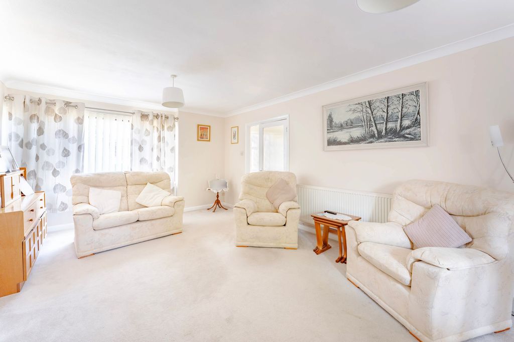 Property photo 3 of 17