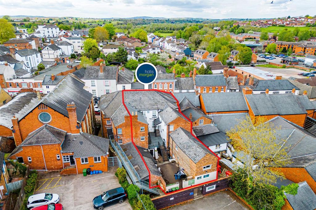 Property photo 3 of 73 46 - 47 Broad Street, Ross-On-Wye, Herefordshire,