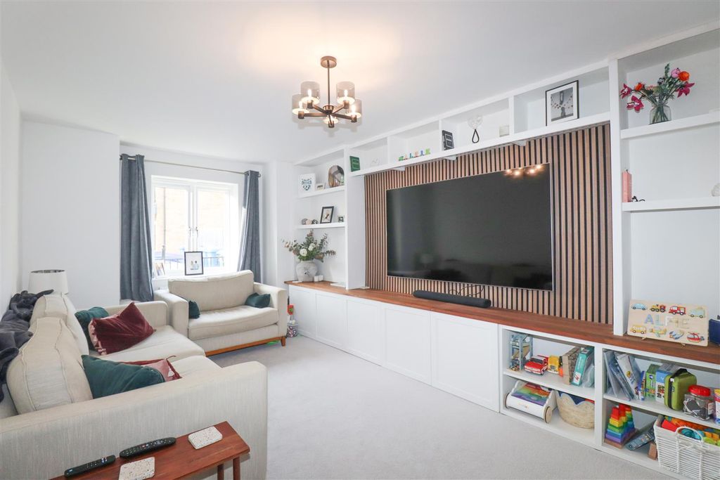 Property photo 2 of 15 Living Room