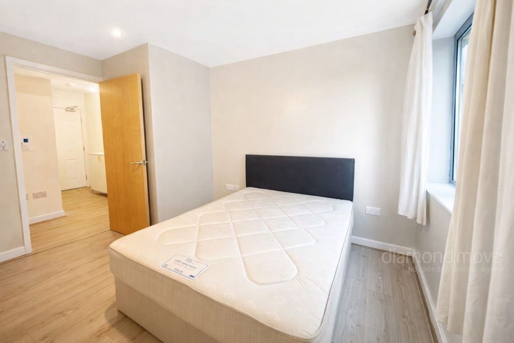 Property photo 3 of 6 Photo 2