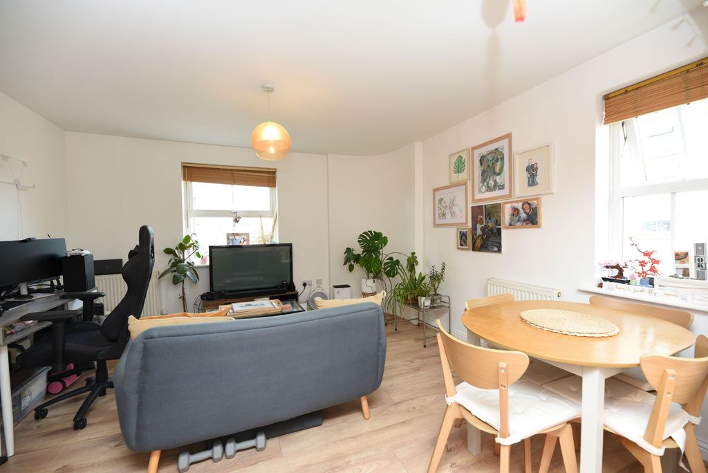 Property photo 3 of 7