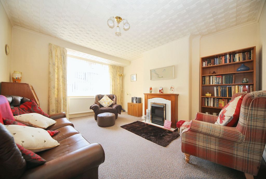 Property photo 3 of 19